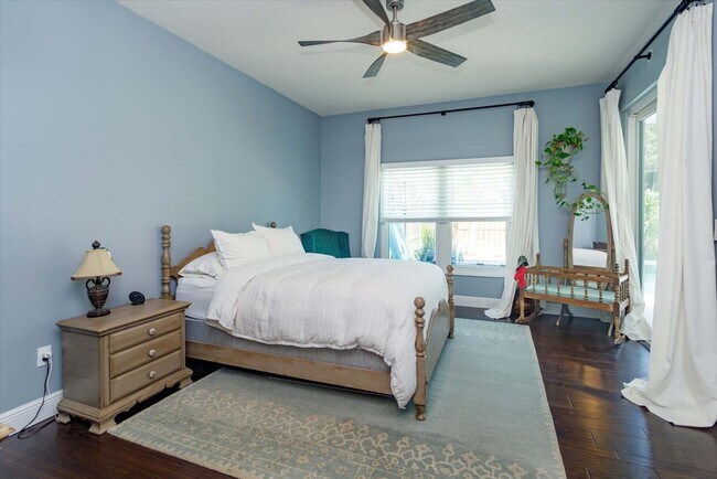 Building Photo - Beautifully Updated 4-Bedroom Pool Home in Winding Hollow
