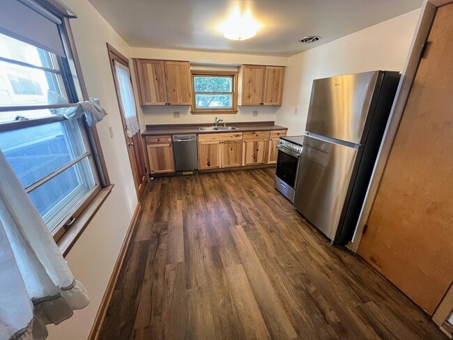 Building Photo - 6525 Powell Pl