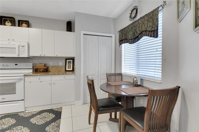 Building Photo - 7823 Regal Heron Cir