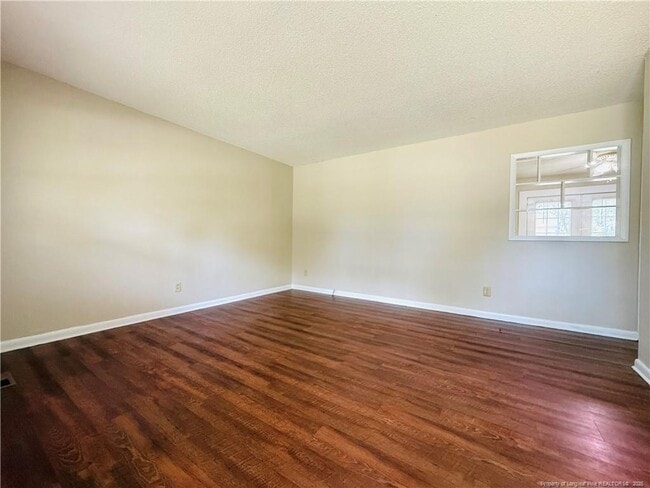 Building Photo - 289 Ramona Dr