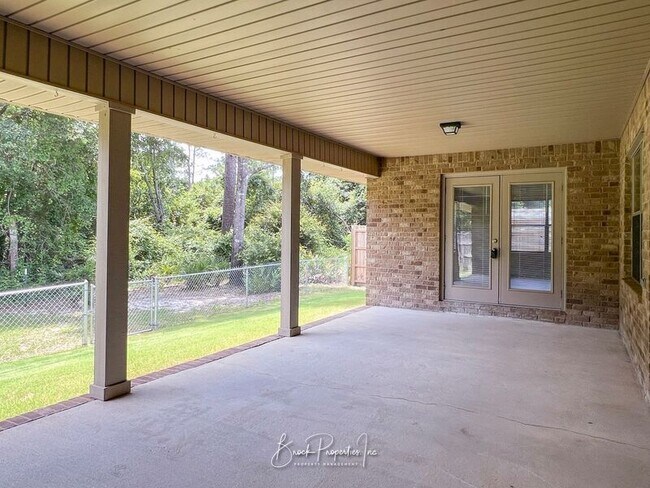 Building Photo - 2080 Stennis Dr