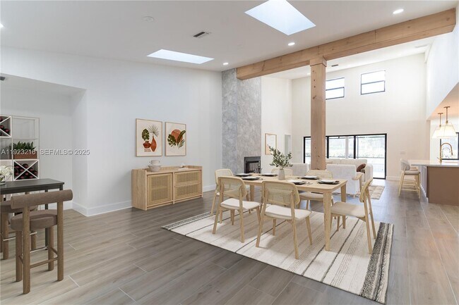 Building Photo - 16701 Bobcat Dr