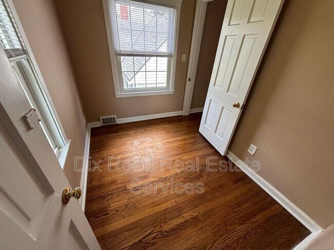 Building Photo - 502 Dick Ave