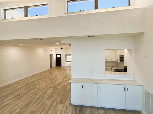Building Photo - 468 20th Ave