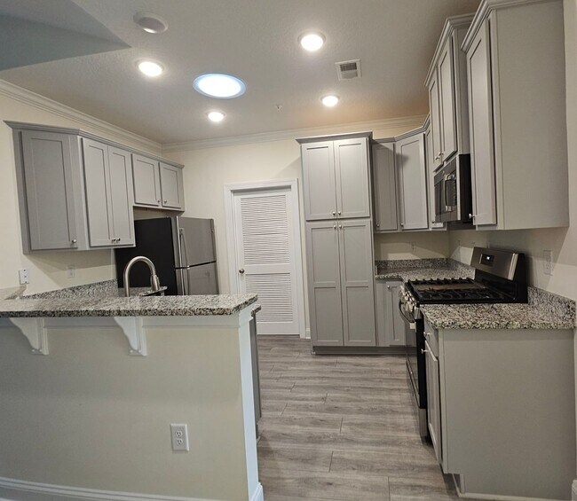 Building Photo - 949 Jackline Pl