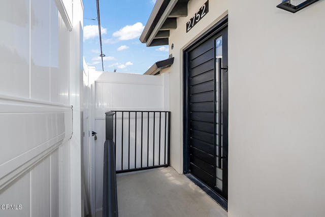 Building Photo - 2752 Westwood Blvd