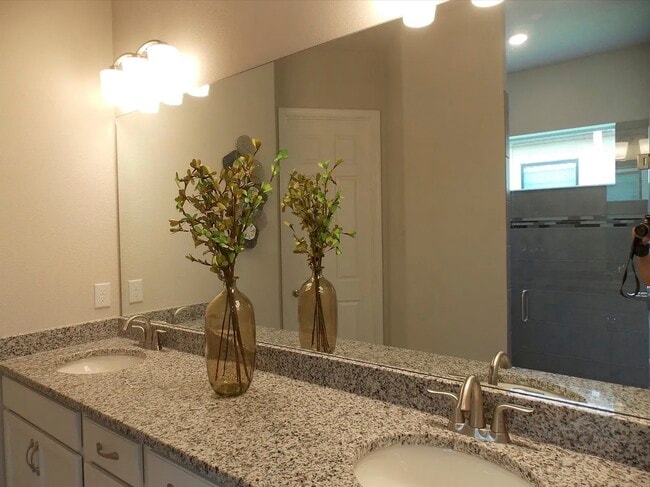 Building Photo - 1973 N Ember Path