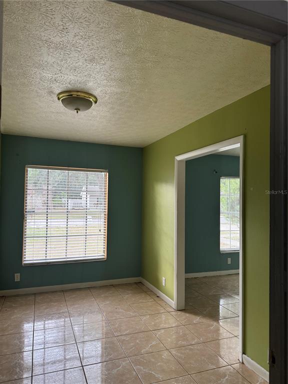 Building Photo - 2223 Village Ct