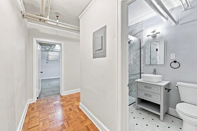 Building Photo - 1,795.95, 2-bedroom, 1-bathroom Updated in Great Denver Location!