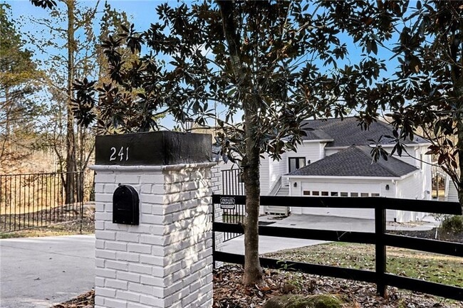 Building Photo - 241 Nacoochee Dr