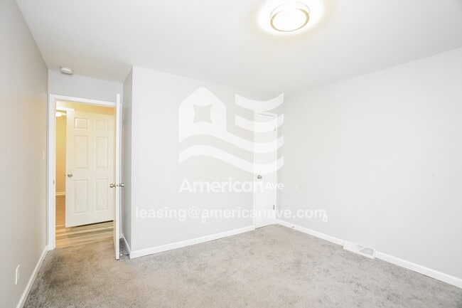 Building Photo - 3354 N Chester Ave