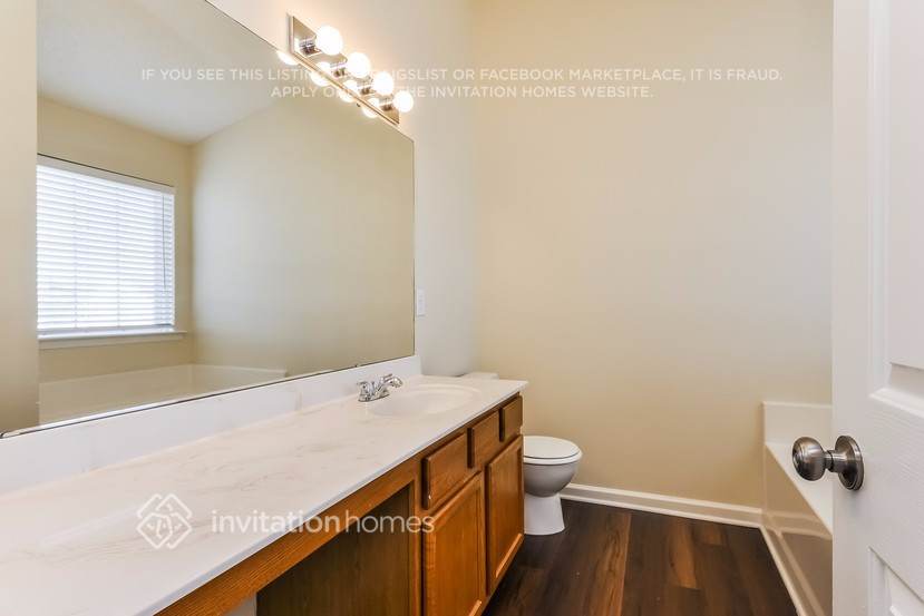 Building Photo - 8020 Bright Oak Trail