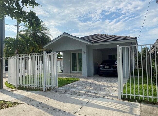 Primary Photo - 1177 SW 13th St