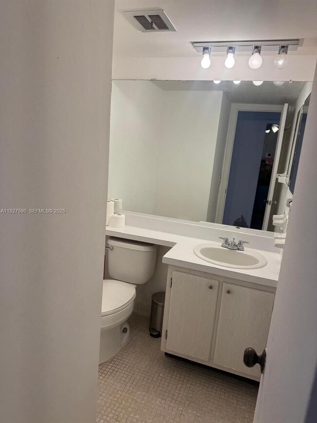 Building Photo - 1881 Middle River Dr