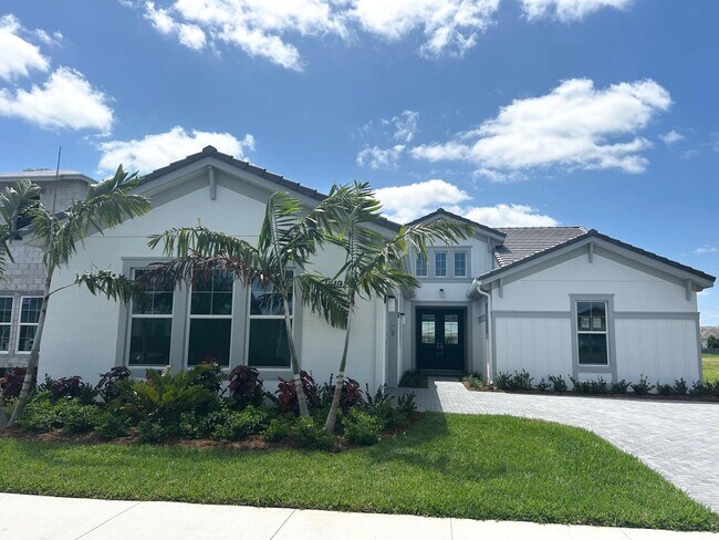 Building Photo - 15192 Wildwood Cir