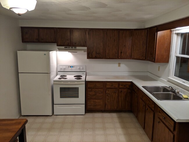 Building Photo - 128 Kassal St