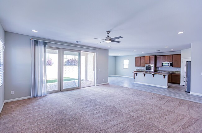 Building Photo - Beautiful Home in a Gated Community