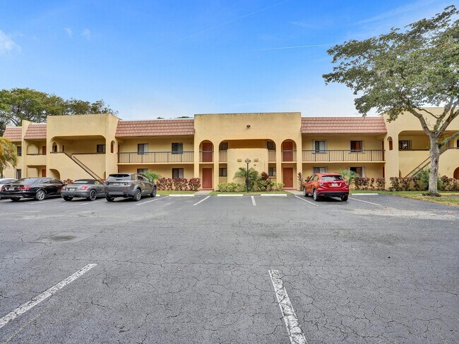 Building Photo - 930 SW 9th St Cir