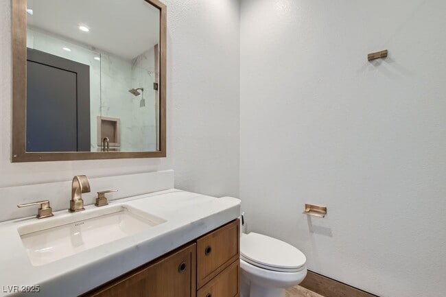 Building Photo - 729 Pinnacle Heights Ln
