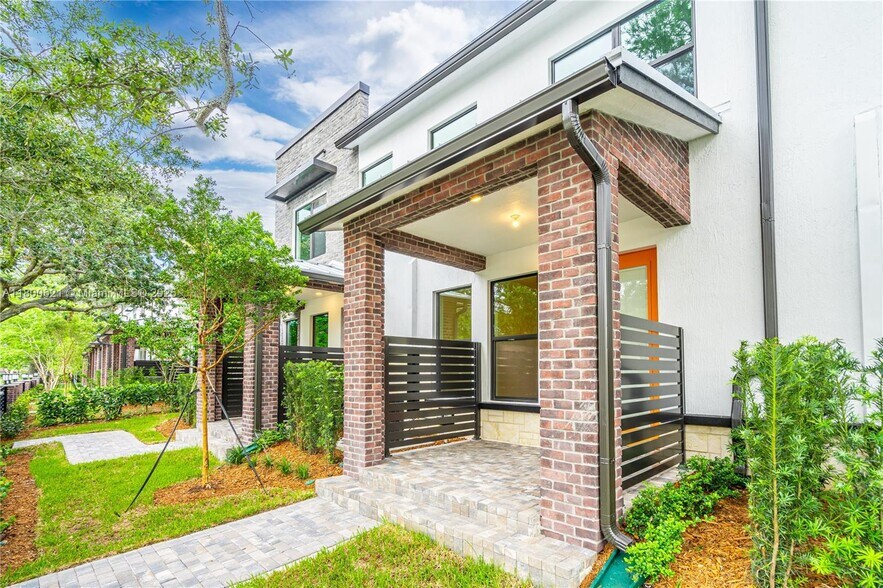 Building Photo - 8353 NW 7th Pl