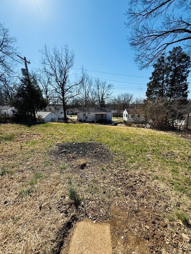 Building Photo - Completely Updated 3 Bedroom Home in Ferguson