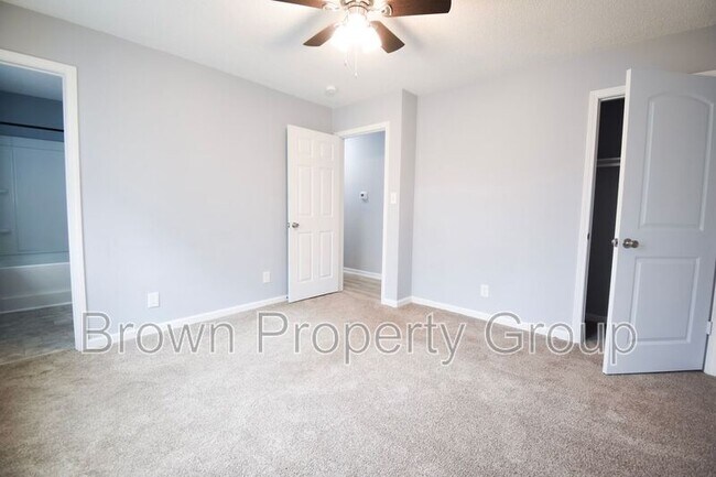 Building Photo - 4715 Beaufort Dr