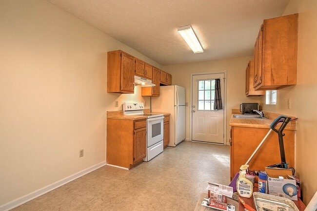 Building Photo - 303 Moorland Dr