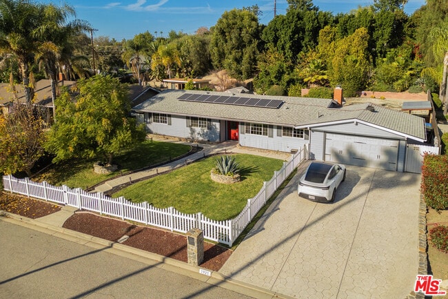 Building Photo - 1921 El Monte Dr