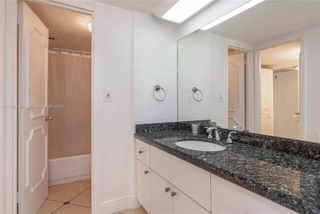Building Photo - 5701 Collins Ave