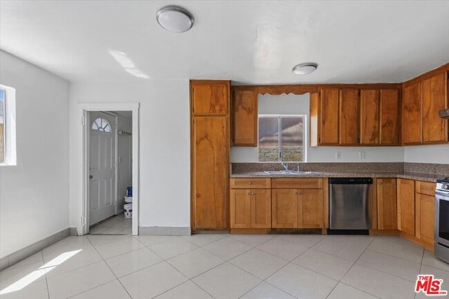 Building Photo - 4133 Bemis St