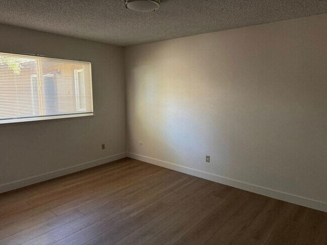 Building Photo - 5546-5548 Kohler Avenue