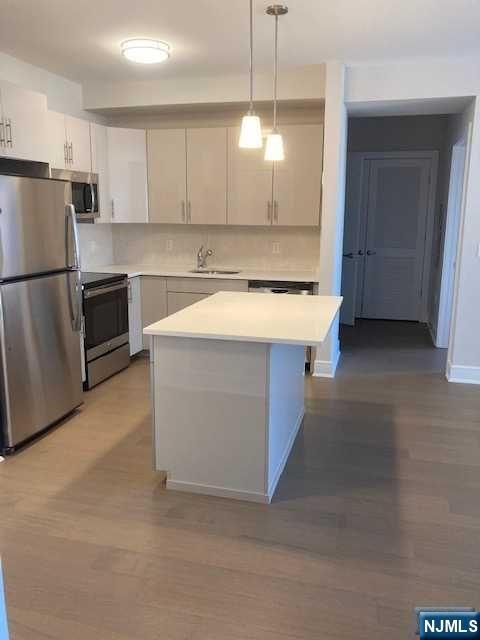 Building Photo - 461 Palisades Blvd