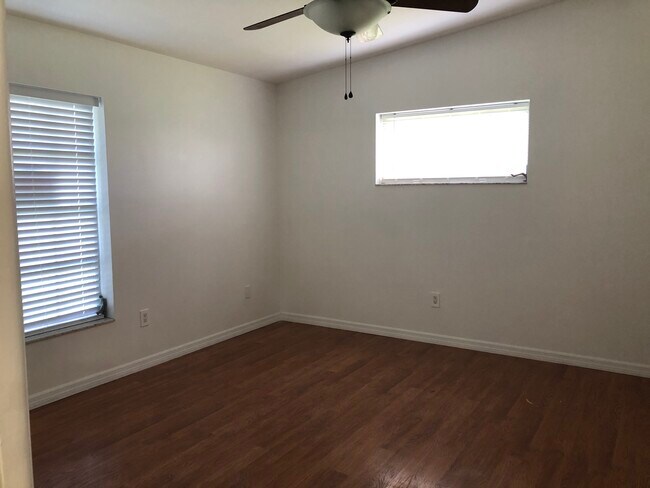 Master room - 11758 SW 108th Ln