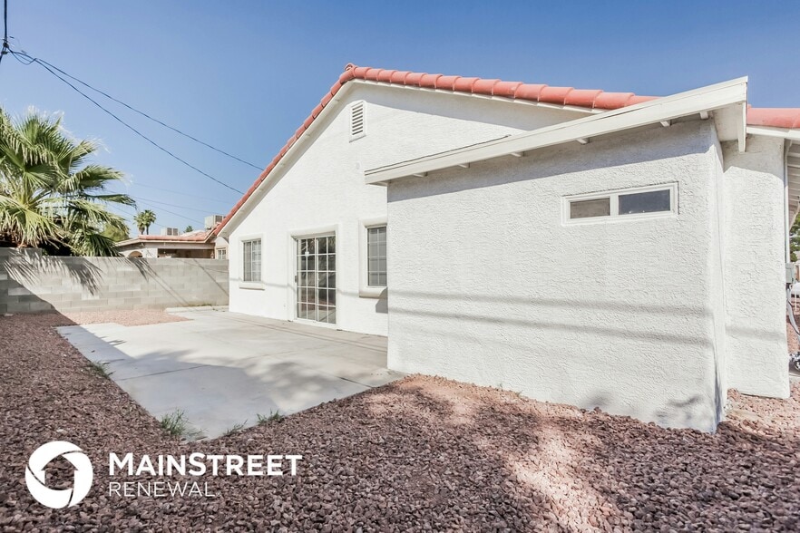 Building Photo - 4345 E Philadelphia Ave