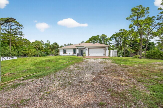Building Photo - 16215 83rd Pl N