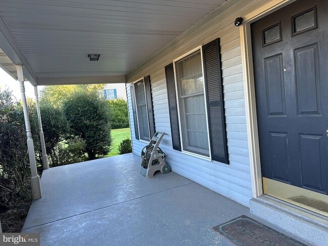 Building Photo - 703 Lora Ln