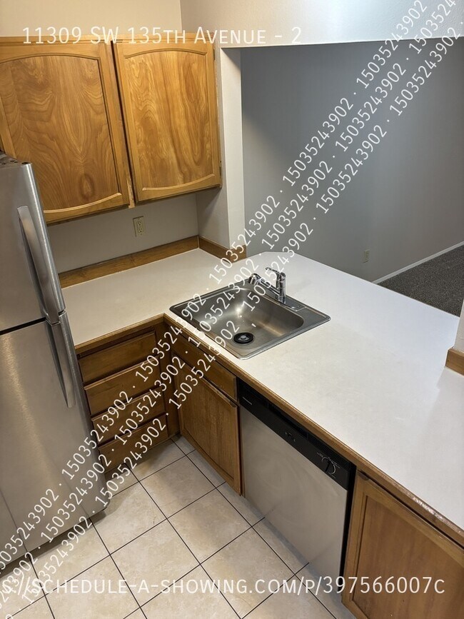 Building Photo - 11309 SW 135th Ave