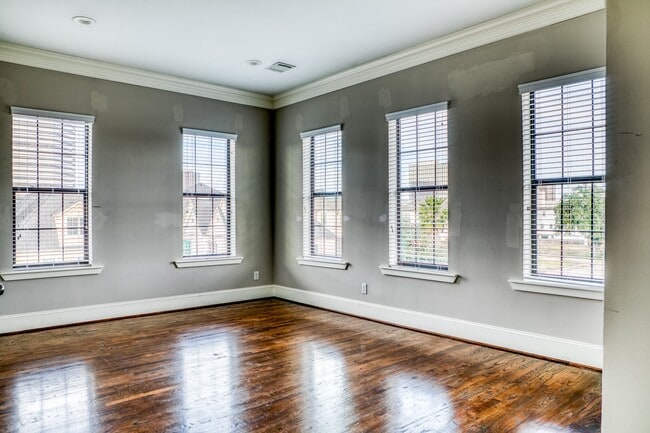 Building Photo - 5711 Winsome Ln