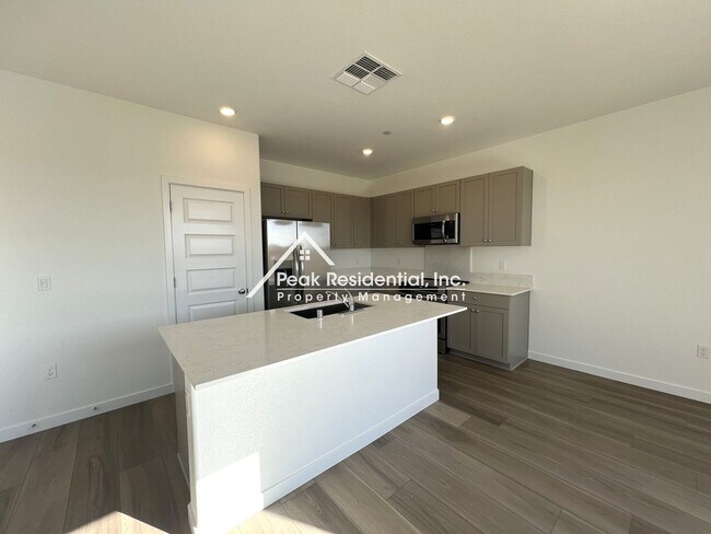 Building Photo - Brand New 4bd/2.5a Elk Grove Home-Must See!