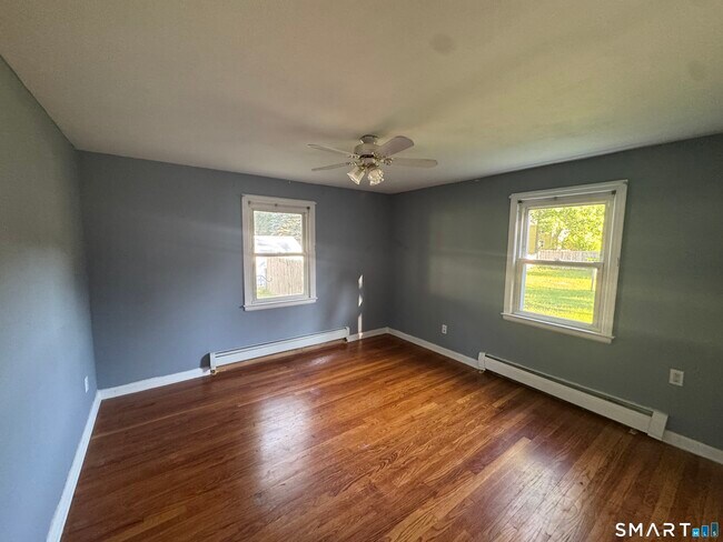 Building Photo - 482 Ash Dr
