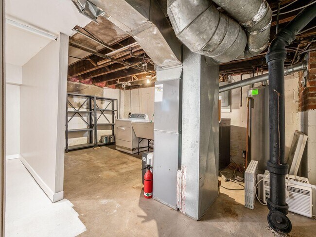 Building Photo - 111 E Selby Blvd