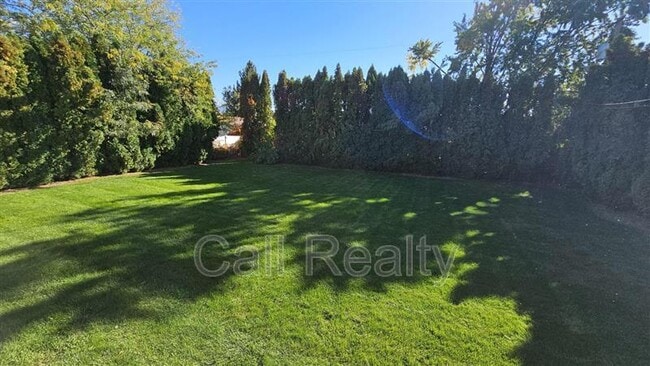 Building Photo - 14110 E Desmet Ave