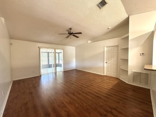 Building Photo - 1648 Dunlap Dr