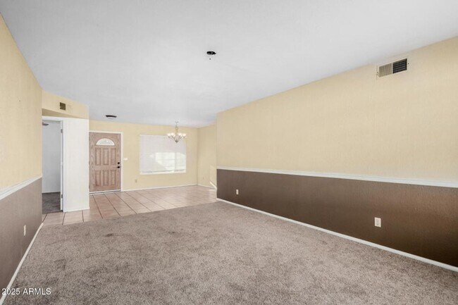 Building Photo - Spacious 5-Bedroom Home in the Heart of Sc...