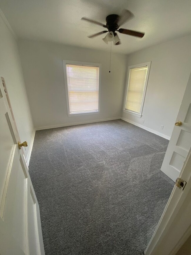 Building Photo - 3 Bedroom 1 Bath House Near Westmoreland R...
