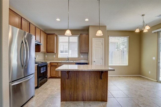Building Photo - 3 bedrooms plus a den, 2 bath home in Brig...