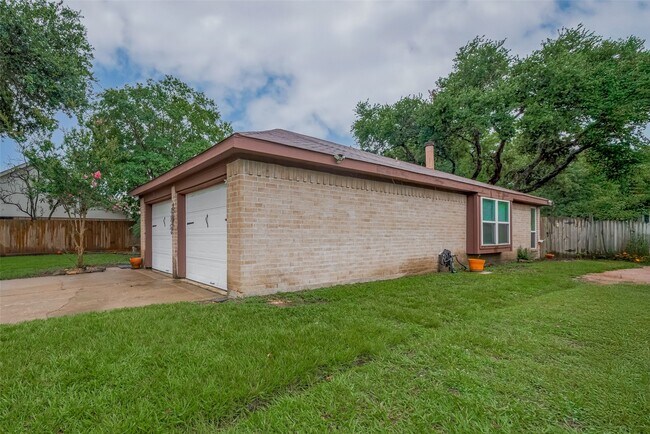 Building Photo - 2717 Elder Rd