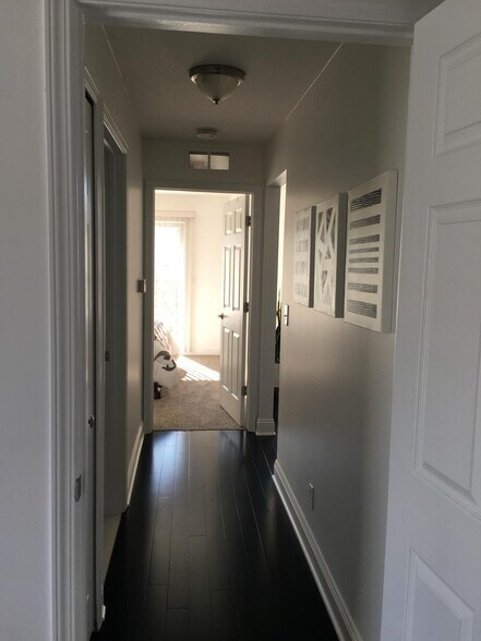 Hallway - 5294 Brookemonte Cir