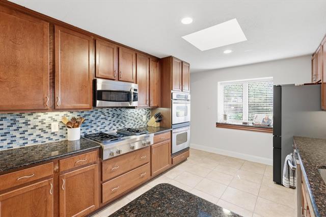 Building Photo - 1617 Oak Creek Dr