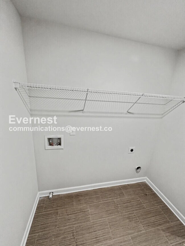 Building Photo - 320 Paxton LN